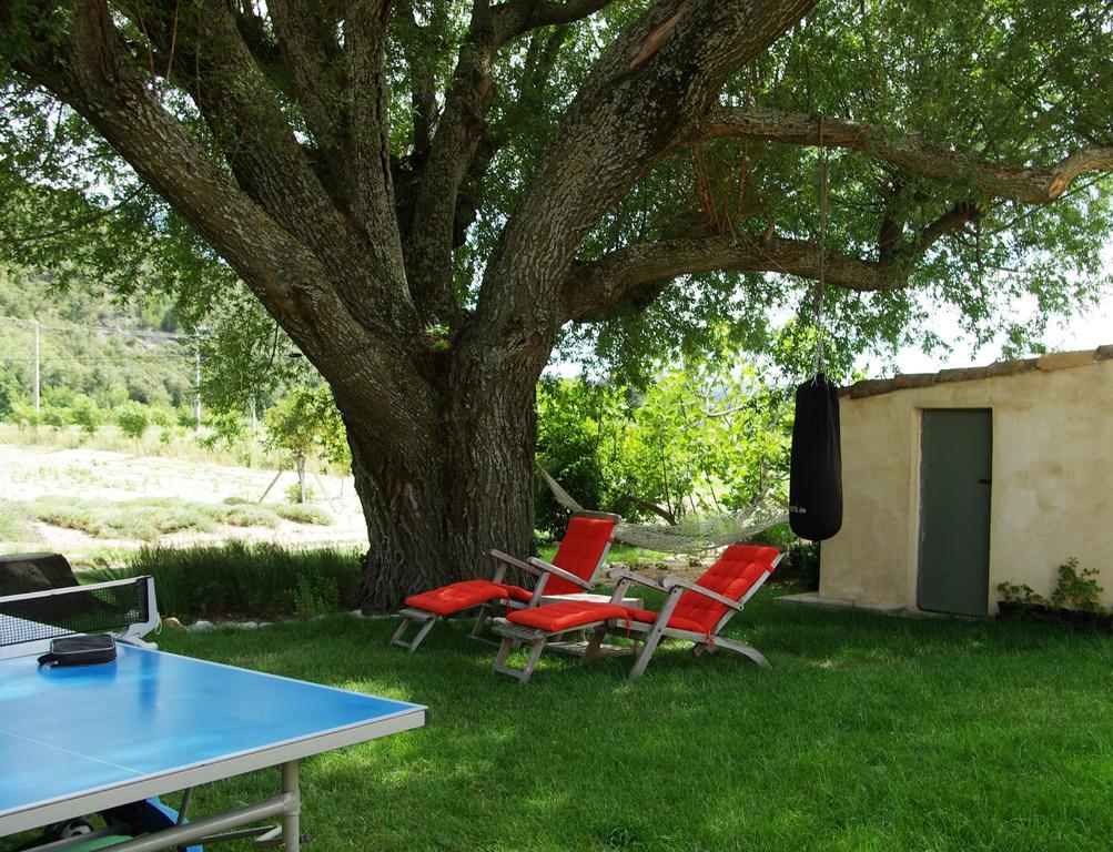 Le Mas De La Fontaine Bed and Breakfast Le Pegue Exterior foto